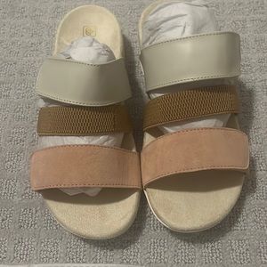BNIB Spenco sandals